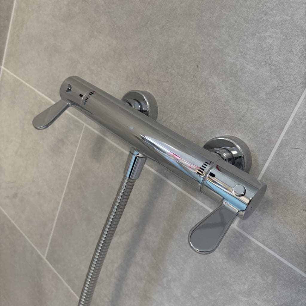 AKW Arka TMV3 Cool Touch Thermostatic Mixer Valve – Valve Only or 8 Litre Flow Limited