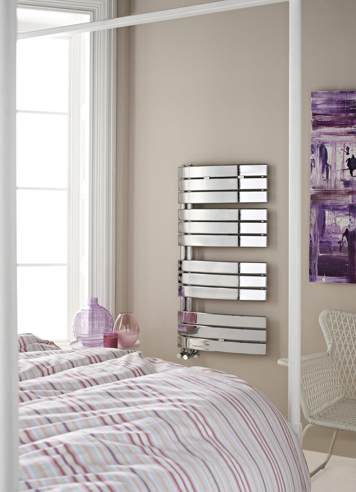 Nuie Elgin 1080 x 550mm Horizontal Heated Towel Rail – Chrome or Anthracite