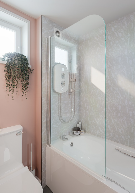 AKW Curved Top Bath Shower Screen, photo 5