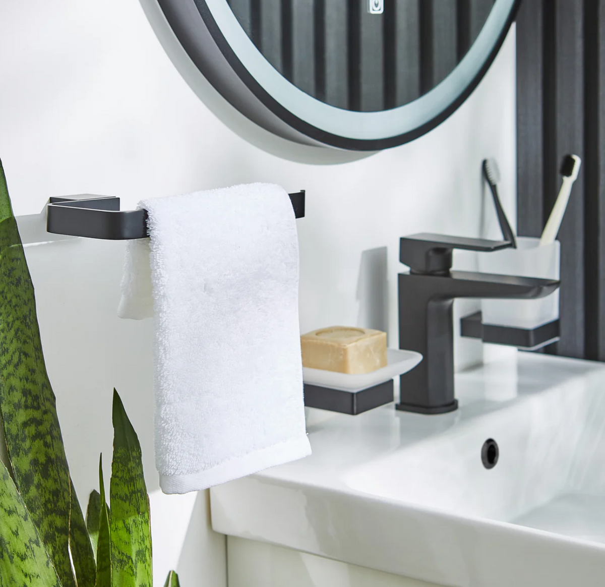 Kartell K-VIT Premium Towel Ring – Chrome (ACC303)
