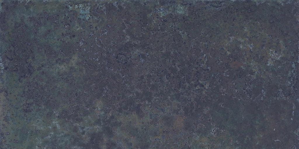 Biloxi sapphire metal effect porcelain tile 500x1000mm detail