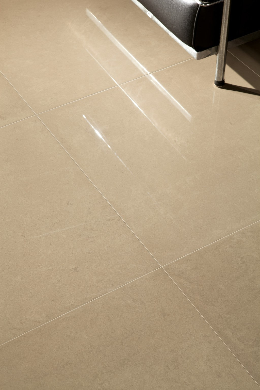 Wilmington white plain polished porcelain wall & floor tile, 600x600mm – view 4