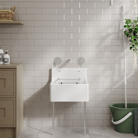 Nuie Fireclay Single Bowl Traditional Cleaner Sink With Grid, Legs, Wall Bracket And Backsplash – 455 x 362mm, 515 x 382mm & 595 x 450mm