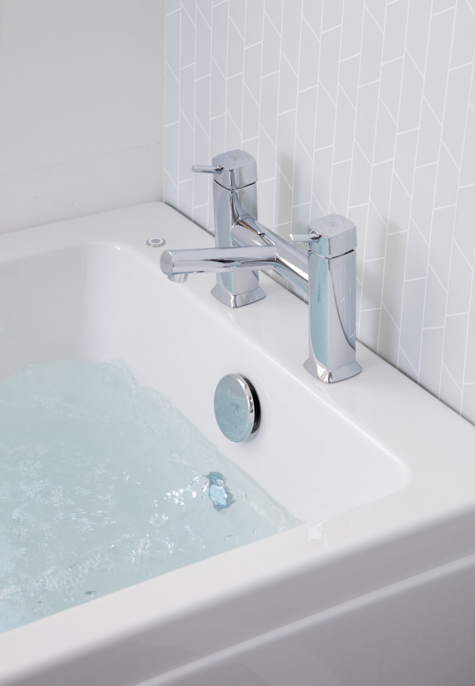 Carron Integra 1500x700mm Single Ended Bath with Twin Grips -Carronite - White Gloss (02166)