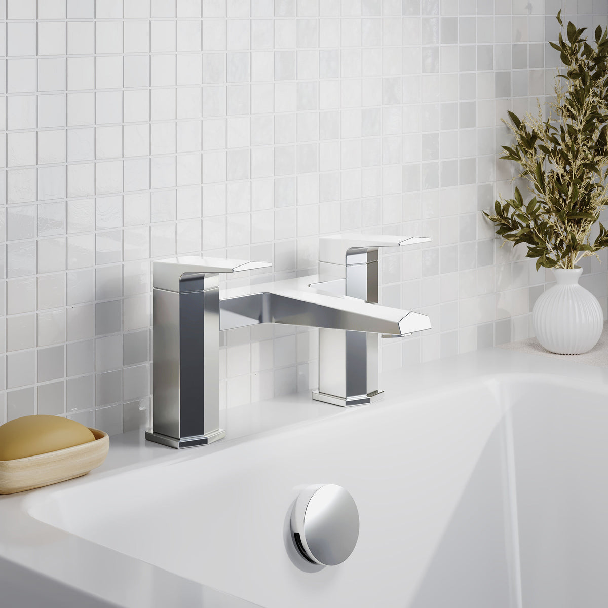 Nuie Hardy Bath Filler – Chrome