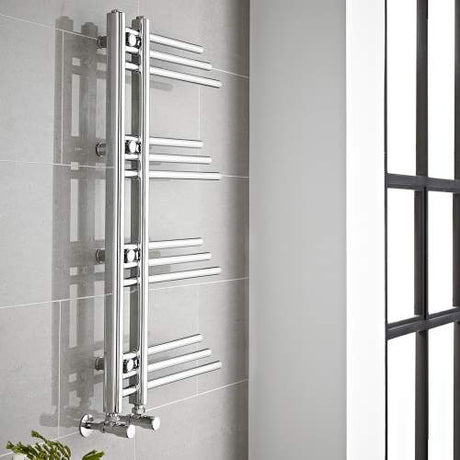 Kartell K-VIT New York chrome towel rail in a bathroom setting
