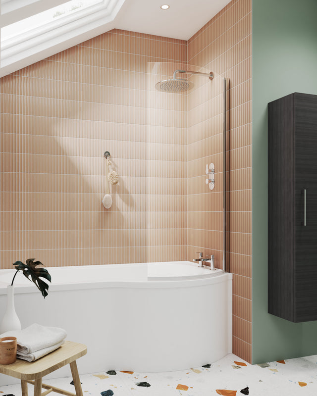 Nuie 700mm Curved Bath Screen – Chrome