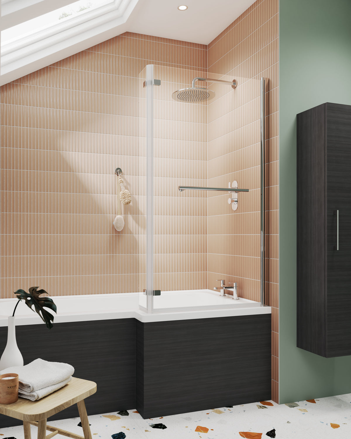 Nuie 800mm L-Shaped Hinged Bath Screen With Rail – Chrome