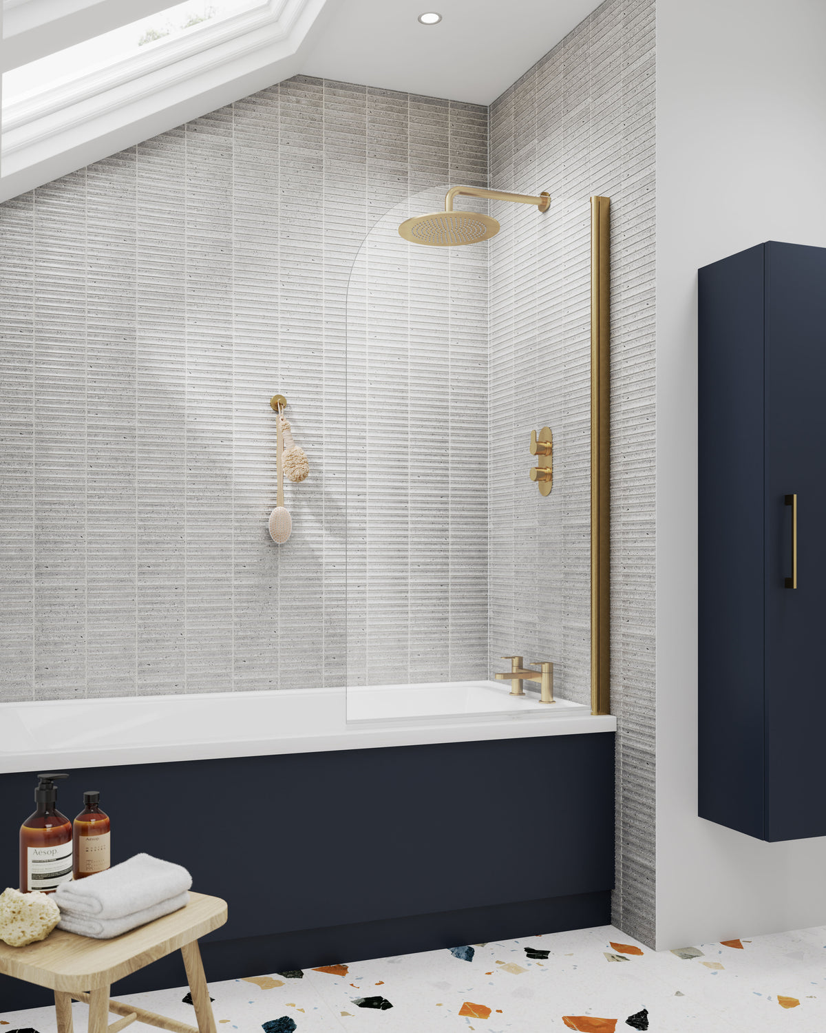 Nuie Pacific 800mm Bath Screen – Brushed Brass