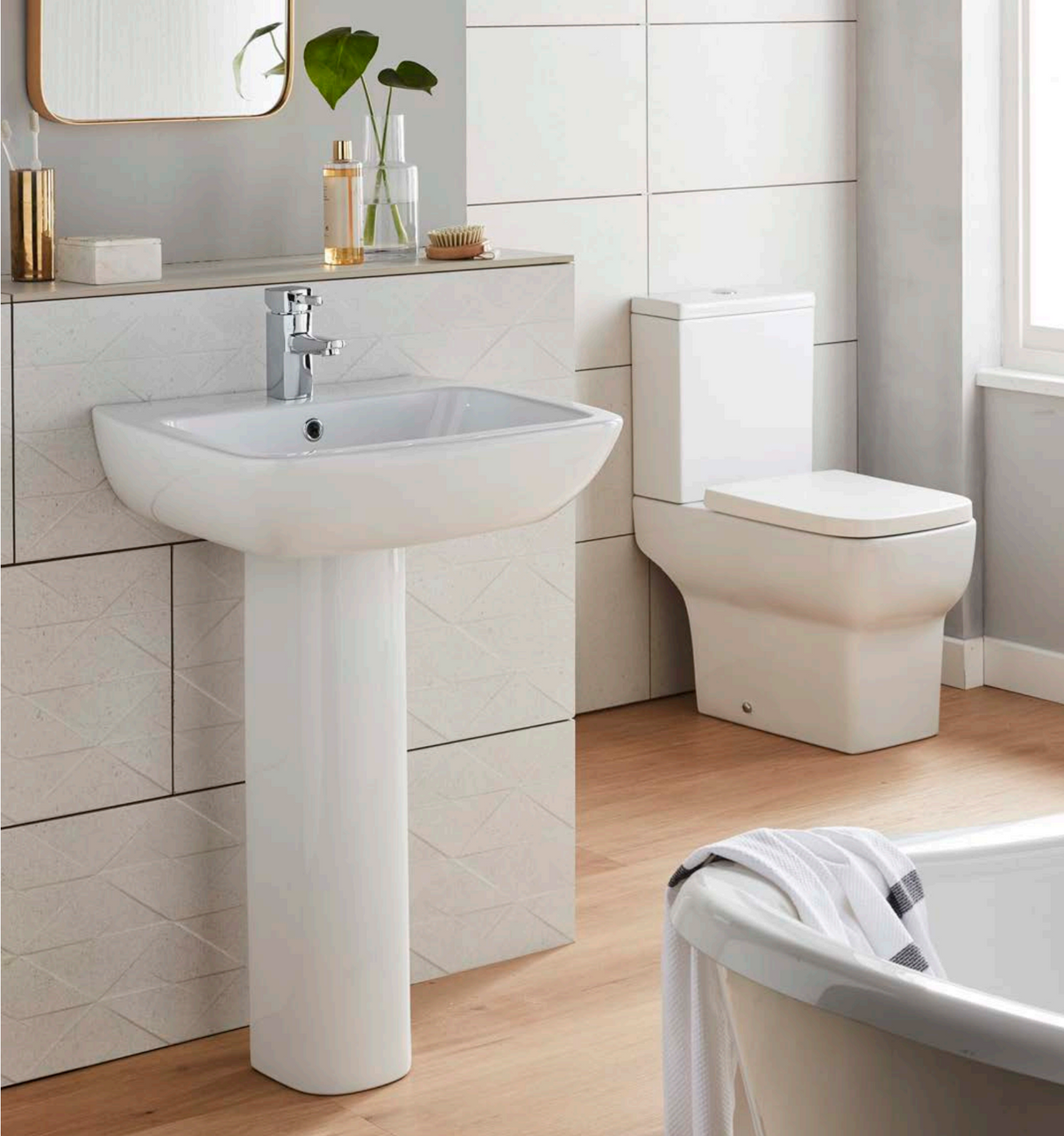 Kartell K-VIT Korsika Close Coupled WC Suite– White Gloss (POT665KO-POT666KO-POT667KO)