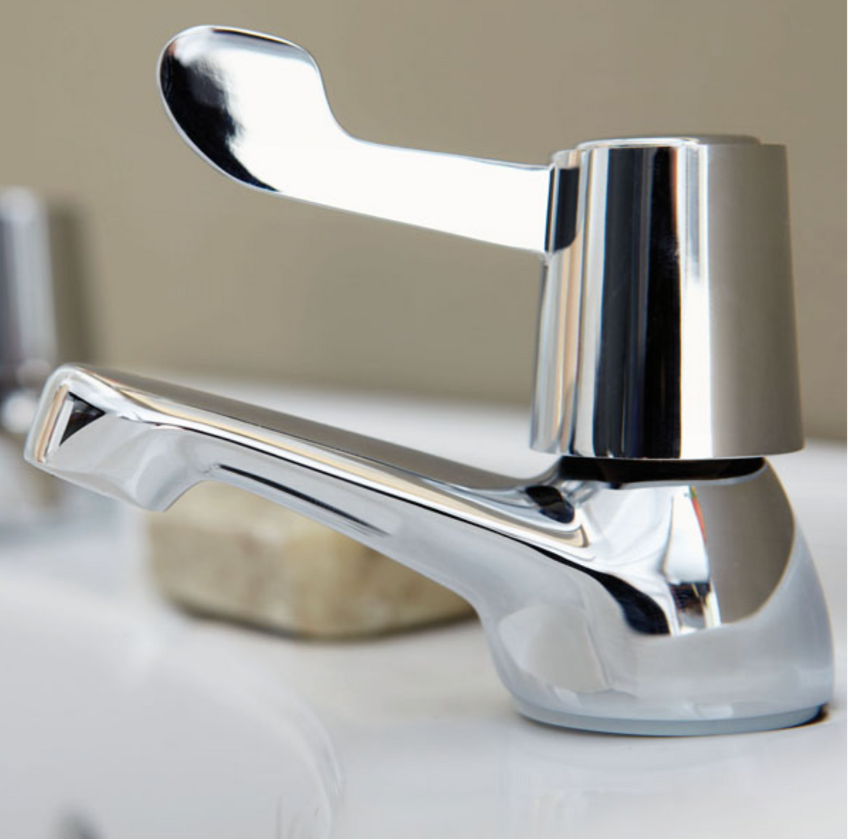 AKW Lever Handle Bath Taps (Pair) Chrome (30848)