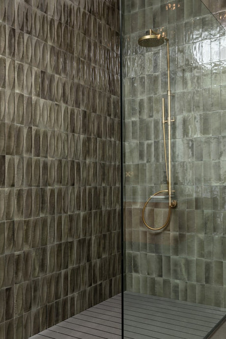 Nantucket Grey gloss porcelain wall and floor brick tile 75x200mm – image 5