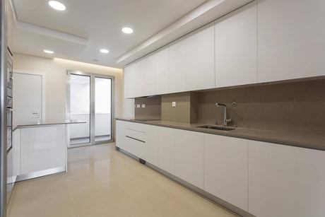 Wilmington cream plain polished porcelain wall & floor tile, 600x600mm – view 4