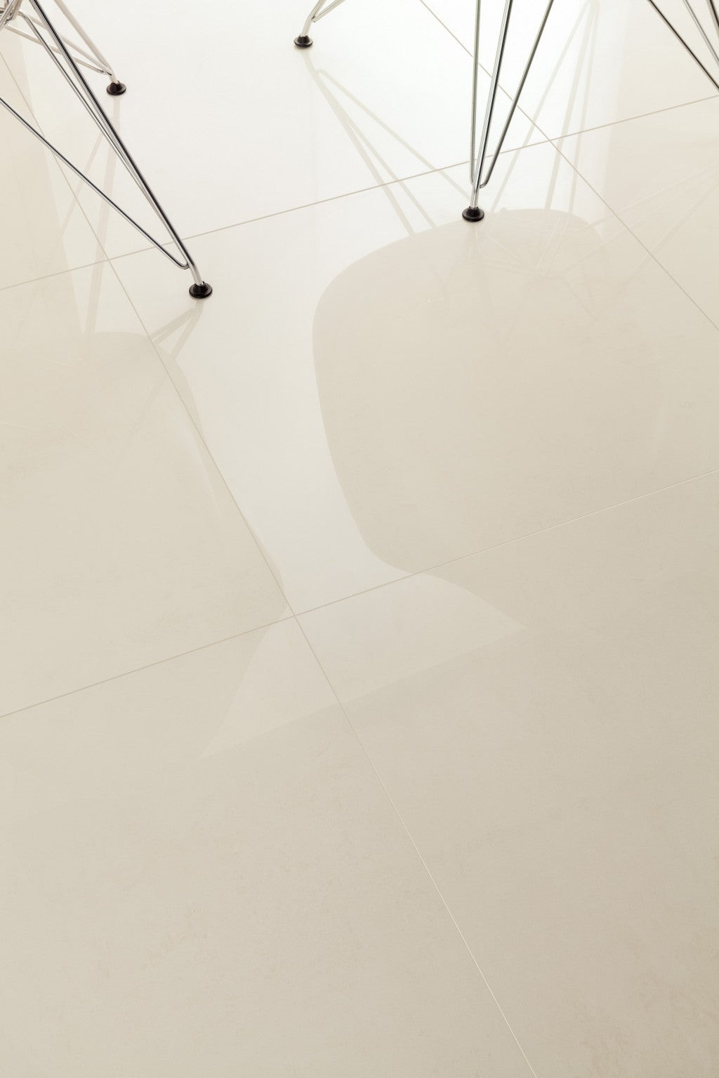 Wilmington silver plain polished porcelain wall & floor tile, 600x600mm – view 4